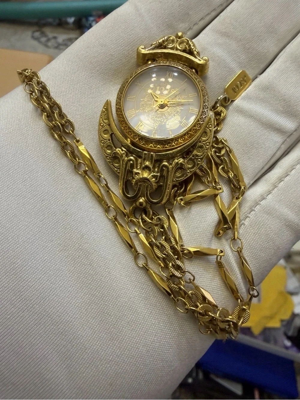 Vintage 1928 Jewelry Co Gold Tone Swivel Pendant Watch Necklace Ornate 32